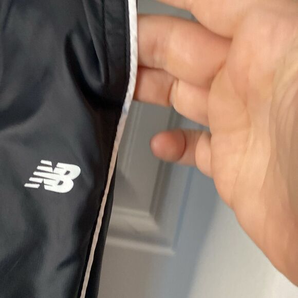 New Balance Essentials Lightweight Track Pants Size XL - Picture 3 of 11